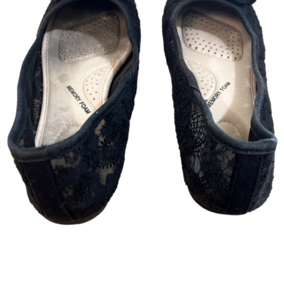Black Mesh with Lace Print Flat Shoes with Bows and Memory Foam Soles Size 8.5 - Picture 4 of 6